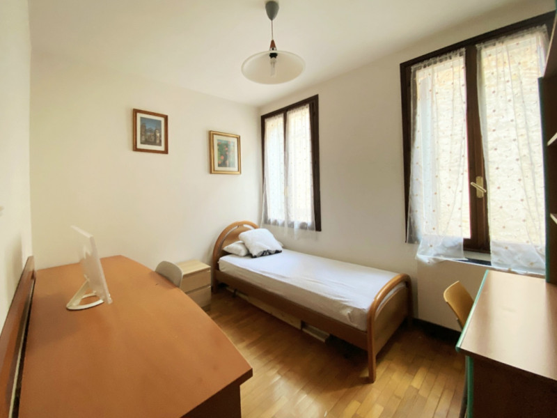 Nel centro storico di Este, proponiamo in affitto appartamento al primo piano, completamente arre...