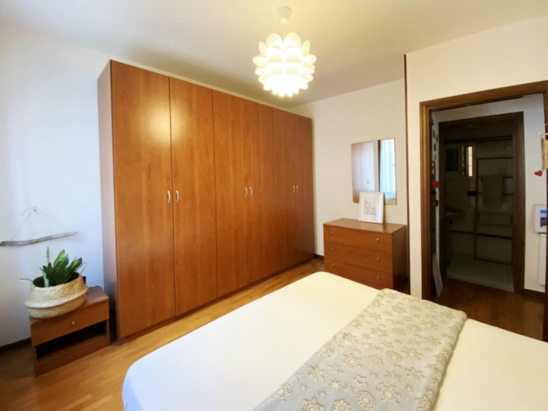 Nel centro storico di Este, proponiamo in affitto appartamento al primo piano, completamente arre...