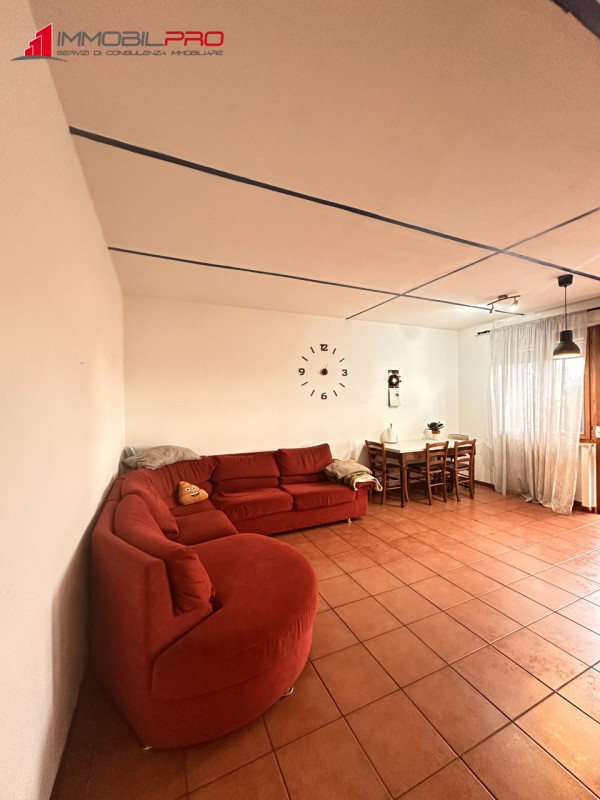 Occasione da non perdere!

A Schio, proponiamo appartamento al secondo piano in contesto tranquil...