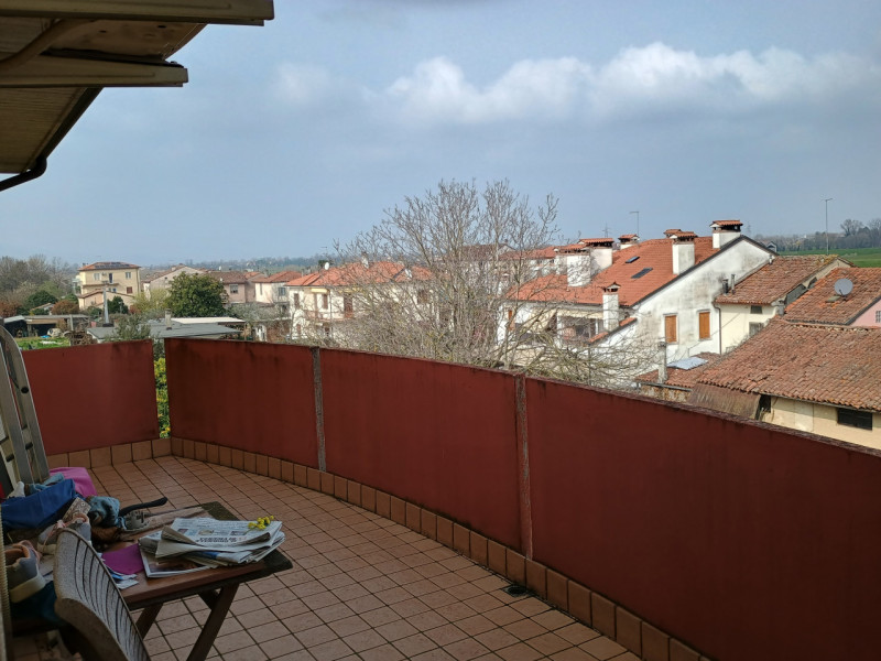 INVESTIMENTO A REDDITO: VENDESI MINI CON TERRAZZA ABITABILE E GARAGE IN CENTRO A POLEGGE, VICENZA...