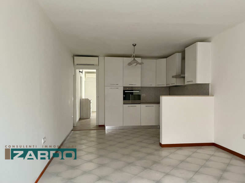 Rif. A-322 (per info 3505383983 | Giacomo)

A Castello di Godego, in posizione centrale, comoda a...