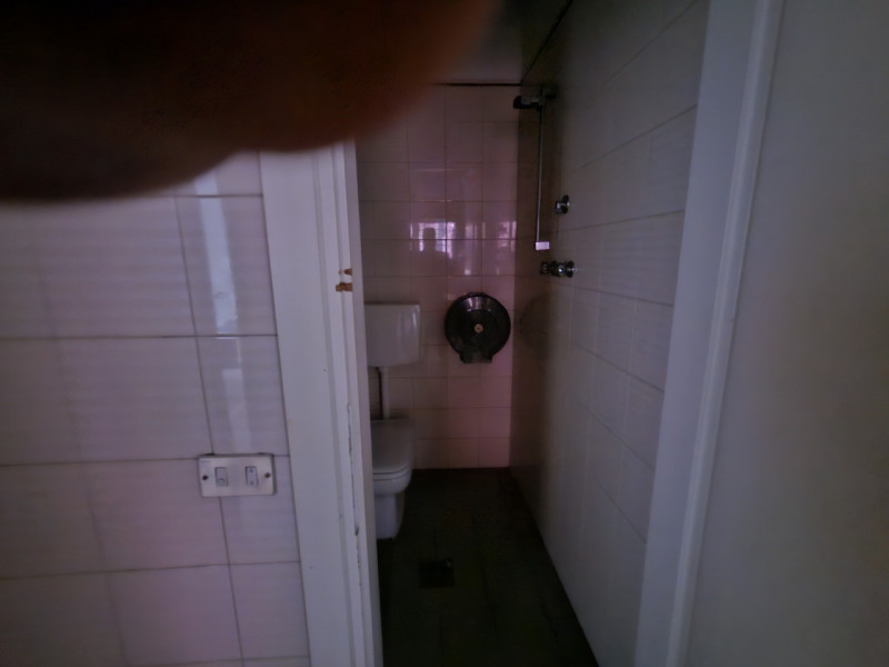 Situato all'entrata del suggestivo centro storico di Este, proponiamo in affitto un prestigioso l...