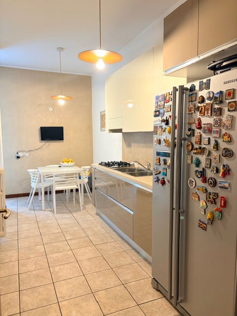 CENTRO STORICO: in pieno centro storico,  comodo a tutti i servizi e mezzi di trasporto, proponia...