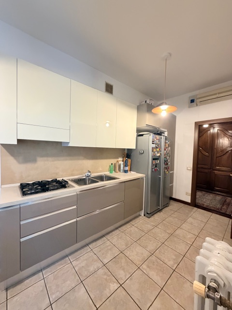 CENTRO STORICO: in pieno centro storico,  comodo a tutti i servizi e mezzi di trasporto, proponia...