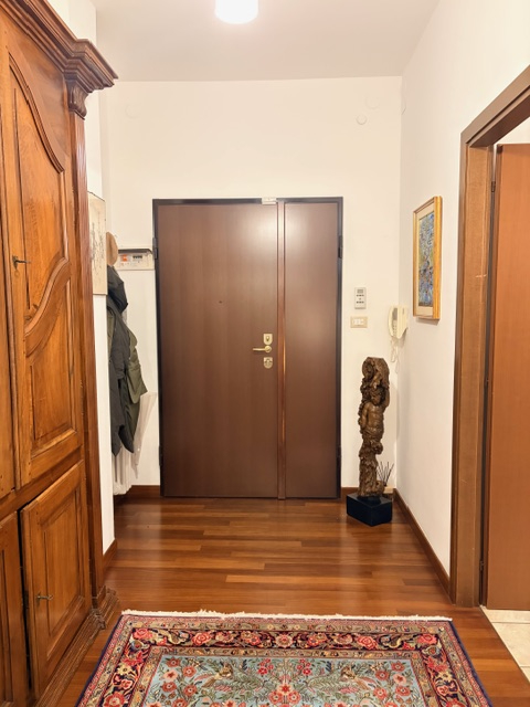 CENTRO STORICO: in pieno centro storico,  comodo a tutti i servizi e mezzi di trasporto, proponia...