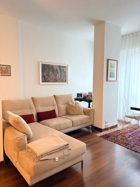 CENTRO STORICO: in pieno centro storico,  comodo a tutti i servizi e mezzi di trasporto, proponia...