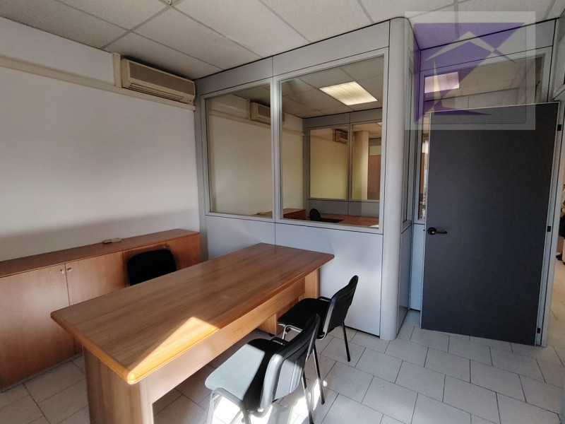 Scopri un'opportunità unica nel centro di Massanzago! Ti presentiamo questo ufficio ad uso direzi...