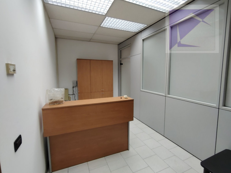 Scopri un'opportunità unica nel centro di Massanzago! Ti presentiamo questo ufficio ad uso direzi...