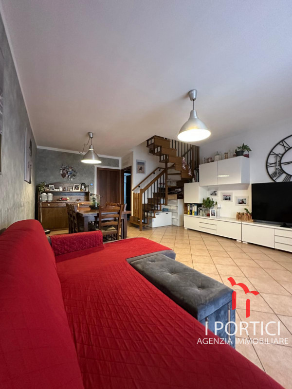 Zero Branco- Duplex 

A pochi passi dal centro di Zero Branco proponiamo in vendita un elegante a...