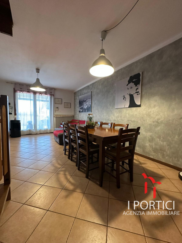 Zero Branco- Duplex 

A pochi passi dal centro di Zero Branco proponiamo in vendita un elegante a...