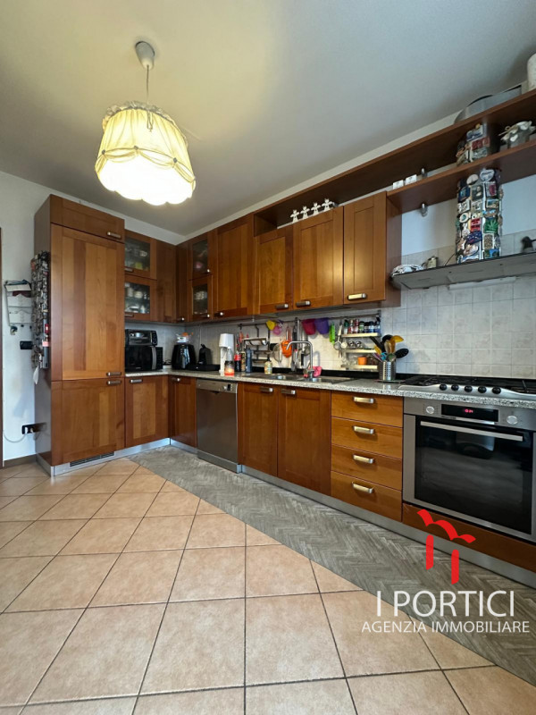 Zero Branco- Duplex 

A pochi passi dal centro di Zero Branco proponiamo in vendita un elegante a...