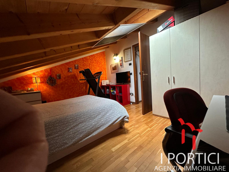 Zero Branco- Duplex 

A pochi passi dal centro di Zero Branco proponiamo in vendita un elegante a...