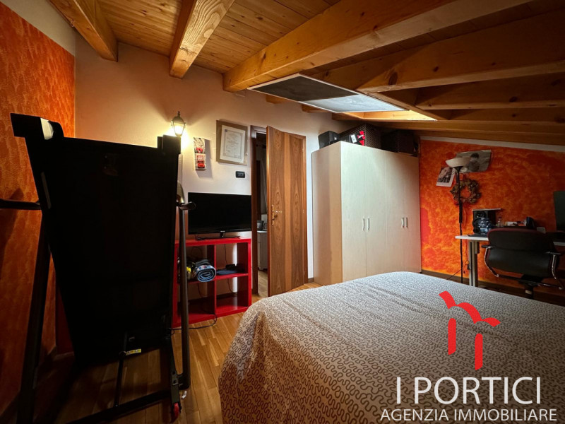 Zero Branco- Duplex 

A pochi passi dal centro di Zero Branco proponiamo in vendita un elegante a...