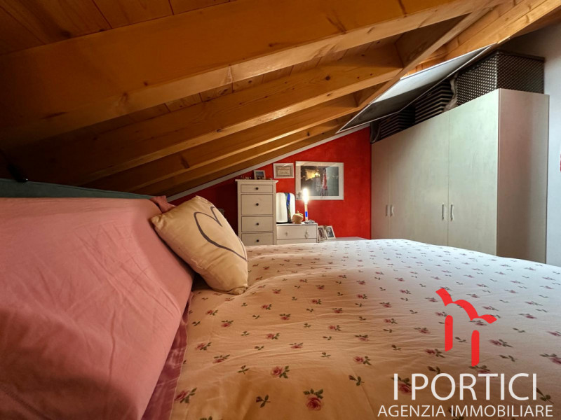 Zero Branco- Duplex 

A pochi passi dal centro di Zero Branco proponiamo in vendita un elegante a...