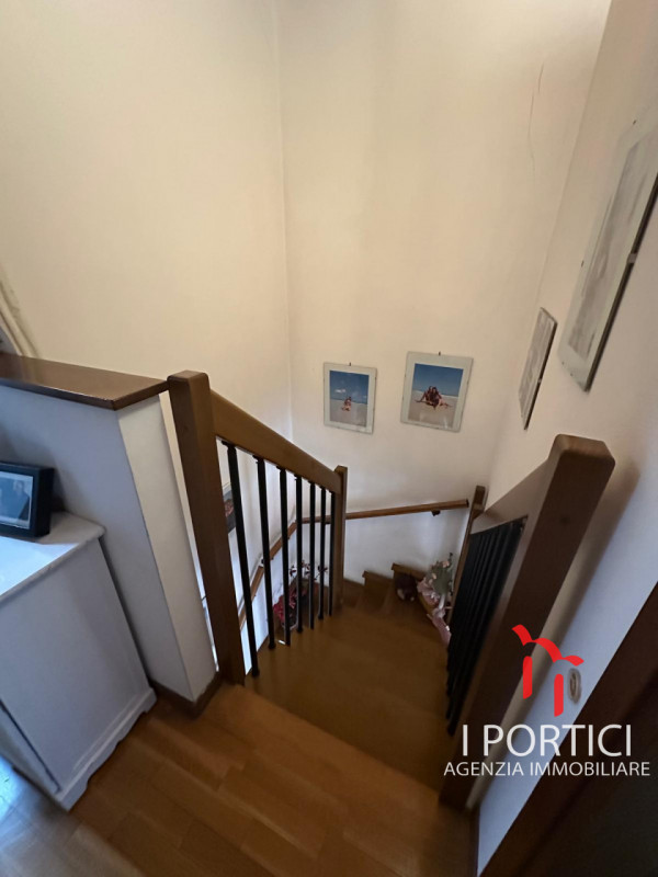 Zero Branco- Duplex 

A pochi passi dal centro di Zero Branco proponiamo in vendita un elegante a...