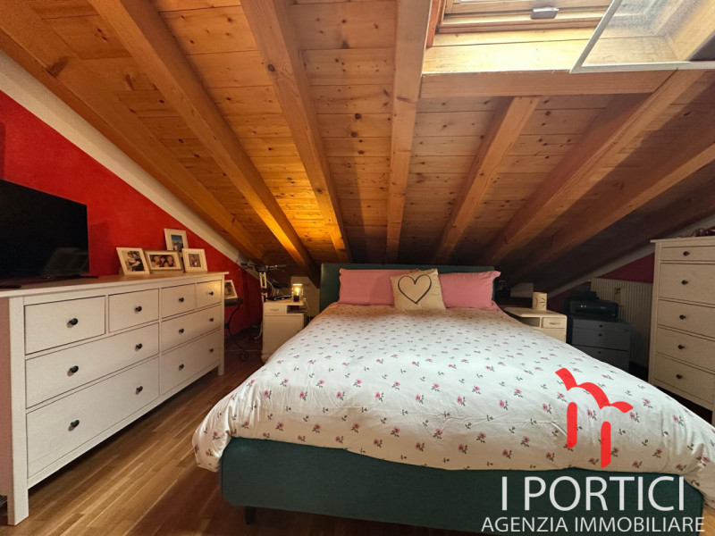 Zero Branco- Duplex 

A pochi passi dal centro di Zero Branco proponiamo in vendita un elegante a...