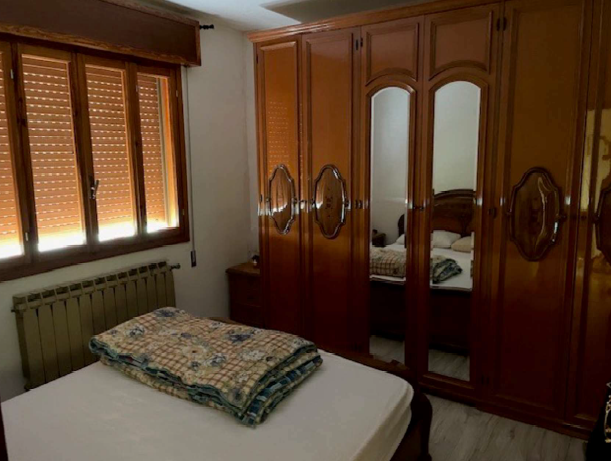 Rif. A.A.06-24

Vendita all'asta - casa unifamiliare su 2 livelli con giardino in data 06 maggio ...