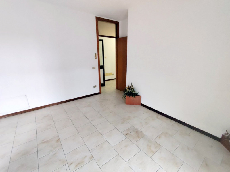 IMMOBILE SU DUE LIVELLI – PONTE SAN NICOLO’ – RONCAGLIA € 270.000 | Rif. CL460

IDEALE PER INVEST...