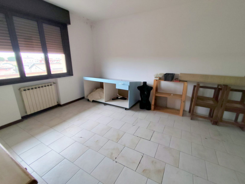 IMMOBILE SU DUE LIVELLI – PONTE SAN NICOLO’ – RONCAGLIA € 270.000 | Rif. CL460

IDEALE PER INVEST...