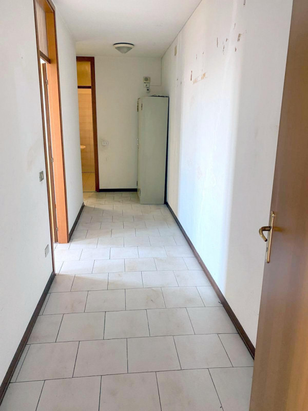 IMMOBILE SU DUE LIVELLI – PONTE SAN NICOLO’ – RONCAGLIA € 270.000 | Rif. CL460

IDEALE PER INVEST...