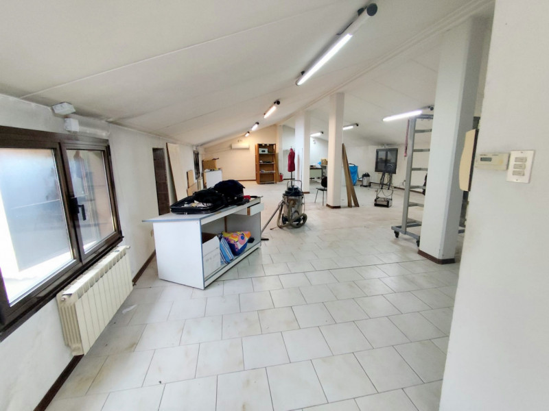 IMMOBILE SU DUE LIVELLI – PONTE SAN NICOLO’ – RONCAGLIA € 270.000 | Rif. CL460

IDEALE PER INVEST...