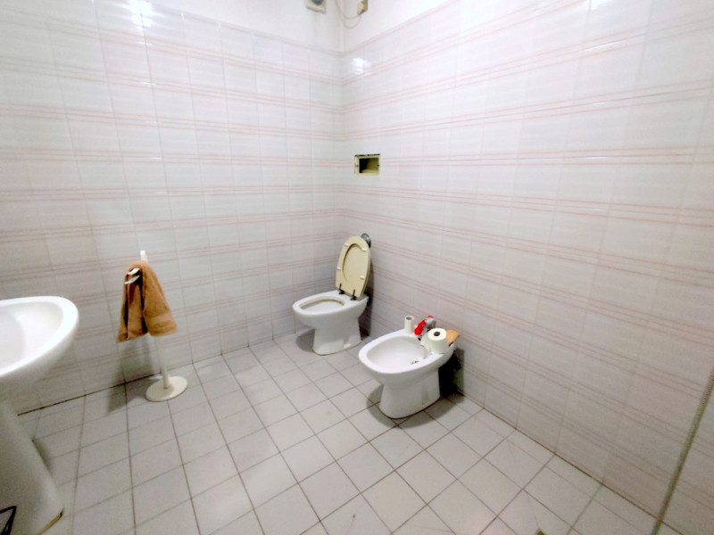 IMMOBILE SU DUE LIVELLI – PONTE SAN NICOLO’ – RONCAGLIA € 270.000 | Rif. CL460

IDEALE PER INVEST...