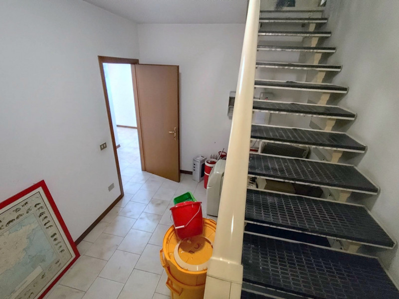 IMMOBILE SU DUE LIVELLI – PONTE SAN NICOLO’ – RONCAGLIA € 270.000 | Rif. CL460

IDEALE PER INVEST...