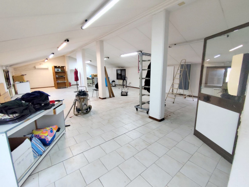 IMMOBILE SU DUE LIVELLI – PONTE SAN NICOLO’ – RONCAGLIA € 270.000 | Rif. CL460

IDEALE PER INVEST...