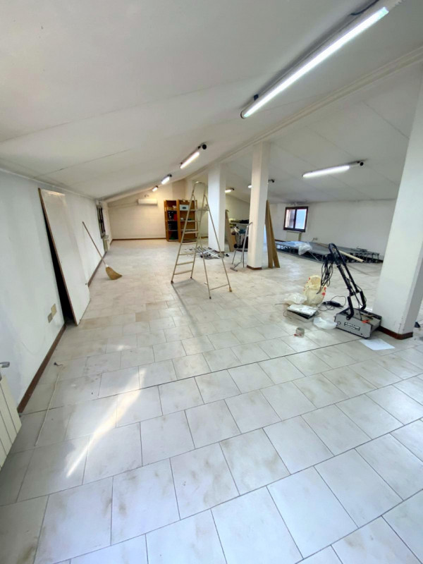 IMMOBILE SU DUE LIVELLI – PONTE SAN NICOLO’ – RONCAGLIA € 270.000 | Rif. CL460

IDEALE PER INVEST...