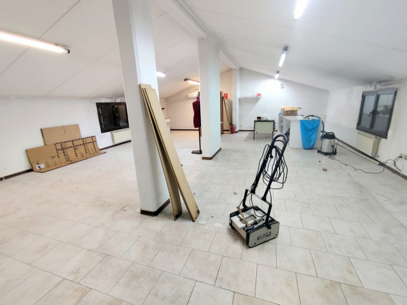 IMMOBILE SU DUE LIVELLI – PONTE SAN NICOLO’ – RONCAGLIA € 270.000 | Rif. CL460

IDEALE PER INVEST...