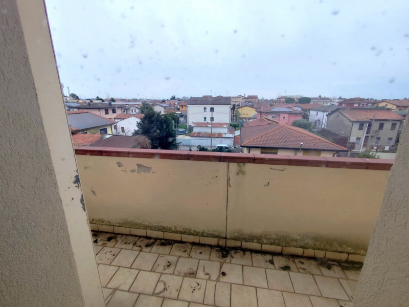 IMMOBILE SU DUE LIVELLI – PONTE SAN NICOLO’ – RONCAGLIA € 270.000 | Rif. CL460

IDEALE PER INVEST...