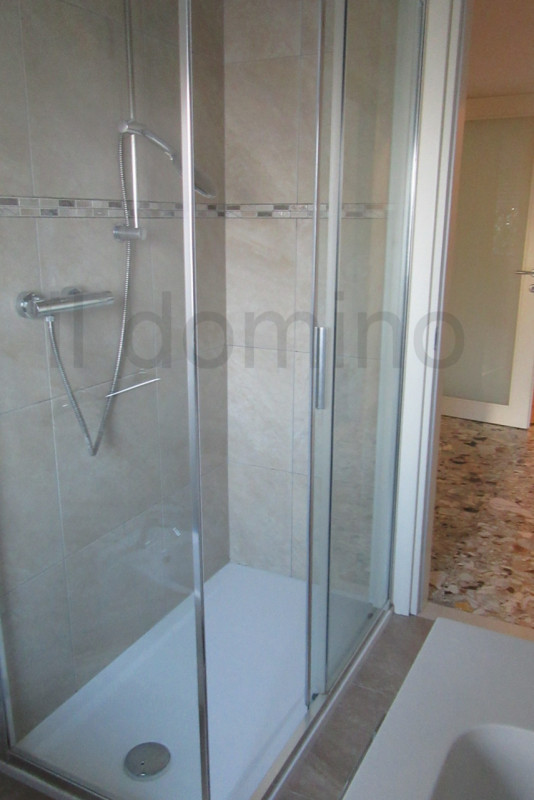 In posizione centrale e servita in quartiere Sacra Famiglia, appartamento libero da subito ristru...