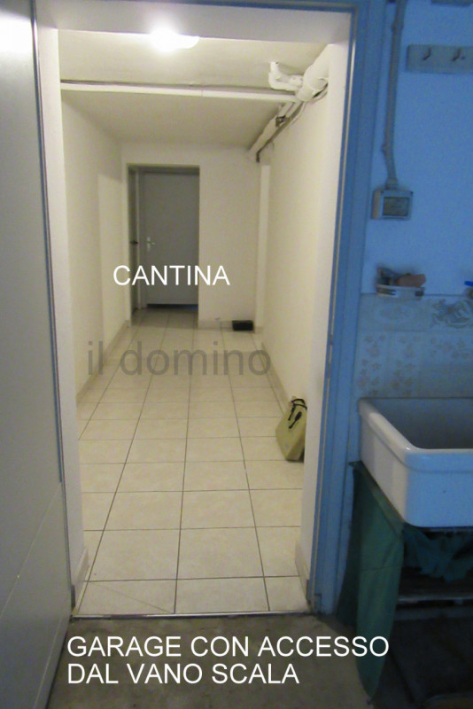 In posizione centrale e servita in quartiere Sacra Famiglia, appartamento libero da subito ristru...