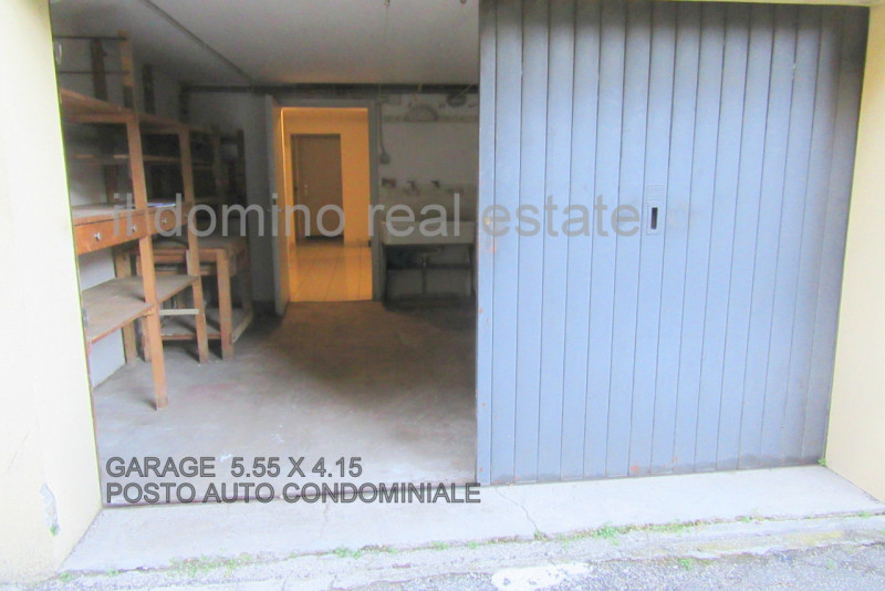 In posizione centrale e servita in quartiere Sacra Famiglia, appartamento libero da subito ristru...