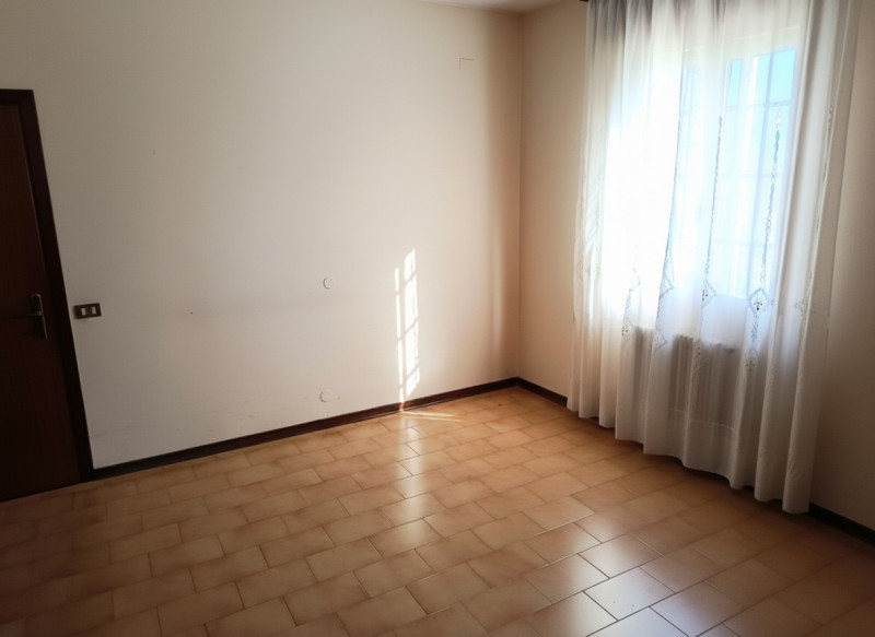 VIGONZA-Perarolo-: nel centro del paese, in una tranquilla zona residenziale con strada chiusa, p...