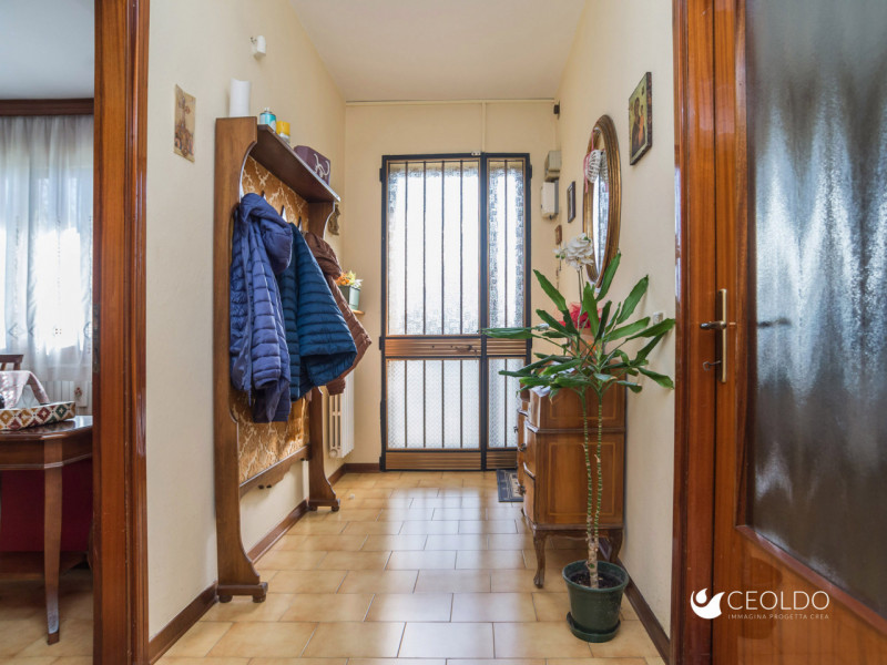 VIGONZA-Perarolo-: nel centro del paese, in una tranquilla zona residenziale con strada chiusa, p...