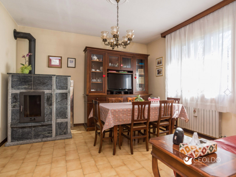 VIGONZA-Perarolo-: nel centro del paese, in una tranquilla zona residenziale con strada chiusa, p...