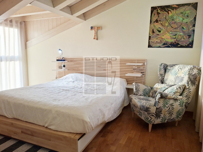 IN CENTRO A LOREGGIA, proponiamo in vendita introvabile appartamento sviluppato su due livelli!
L...