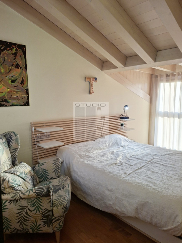 IN CENTRO A LOREGGIA, proponiamo in vendita introvabile appartamento sviluppato su due livelli!
L...