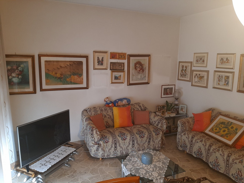 Nel quartiere di Pontevigodarzere, in una posizione tranquilla e comoda a tutti i servizi, propon...