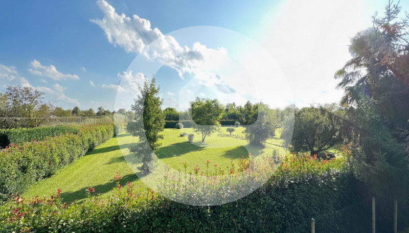 Proponiamo in vendita esclusiva un ampio terreno agricolo di ben 5015 mq situato nella tranquilla...