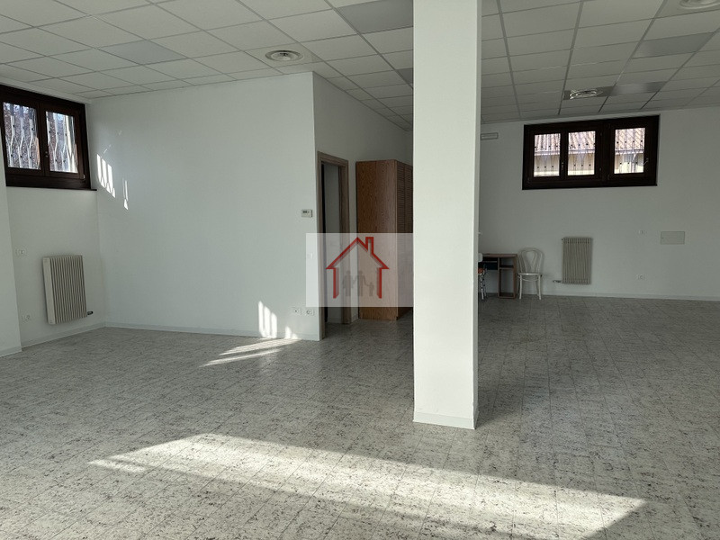 Rif.: PCL018 Per informazioni Paolo 3488545745
Villorba (Fontane)
L'Agenzia immobiliare Luxor è l...