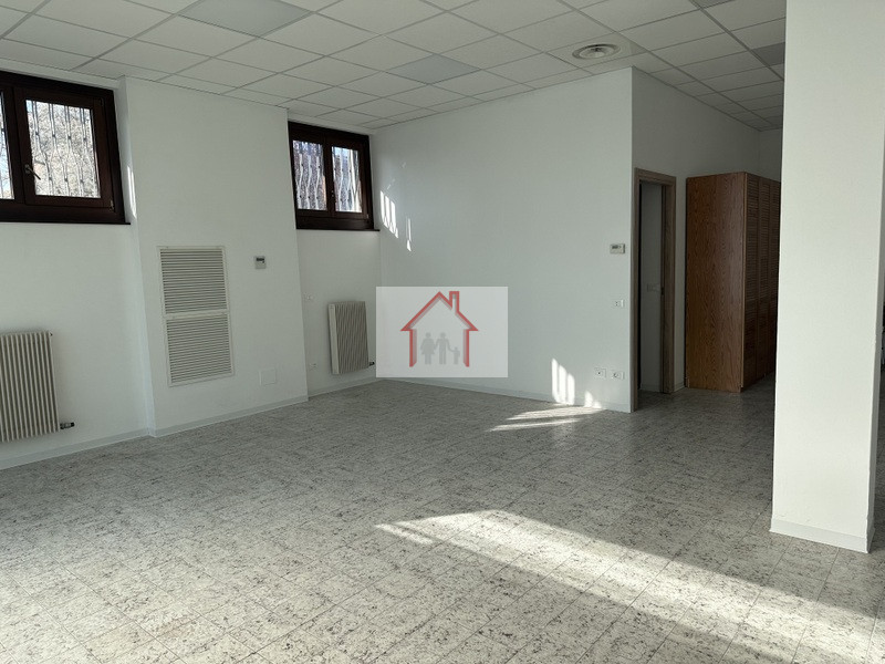 Rif.: PCL018 Per informazioni Paolo 3488545745
Villorba (Fontane)
L'Agenzia immobiliare Luxor è l...