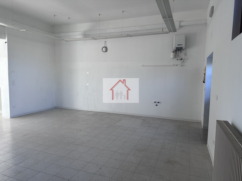 Rif.: PCL018 Per informazioni Paolo 3488545745
Villorba (Fontane)
L'Agenzia immobiliare Luxor è l...