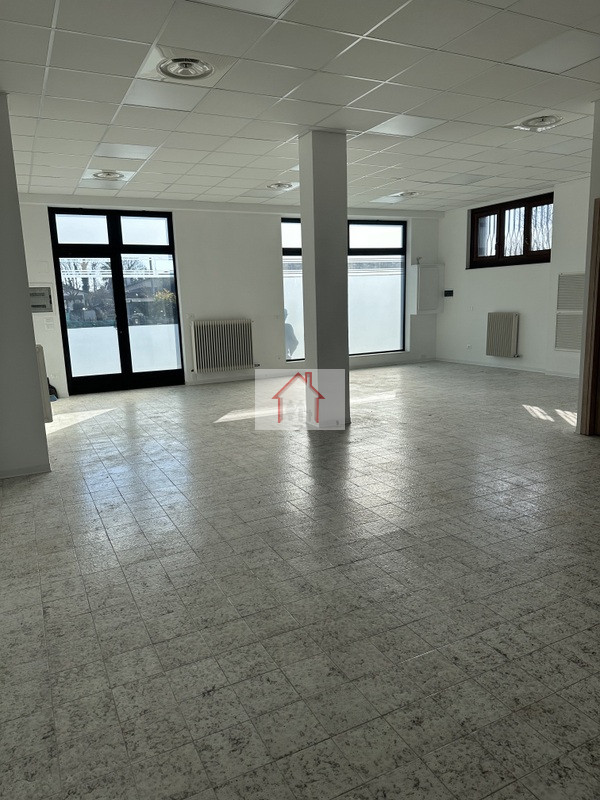 Rif.: PCL018 Per informazioni Paolo 3488545745
Villorba (Fontane)
L'Agenzia immobiliare Luxor è l...