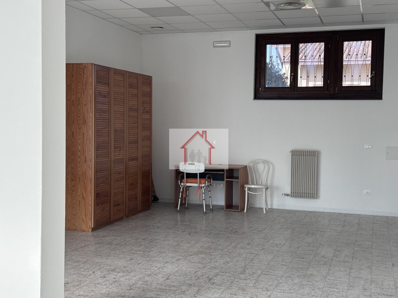 Rif.: PCL018 Per informazioni Paolo 3488545745
Villorba (Fontane)
L'Agenzia immobiliare Luxor è l...