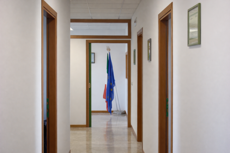 Vendesi a Campolongo Maggiore fabbricato composto da capannone artigianale al piano terra e uffic...