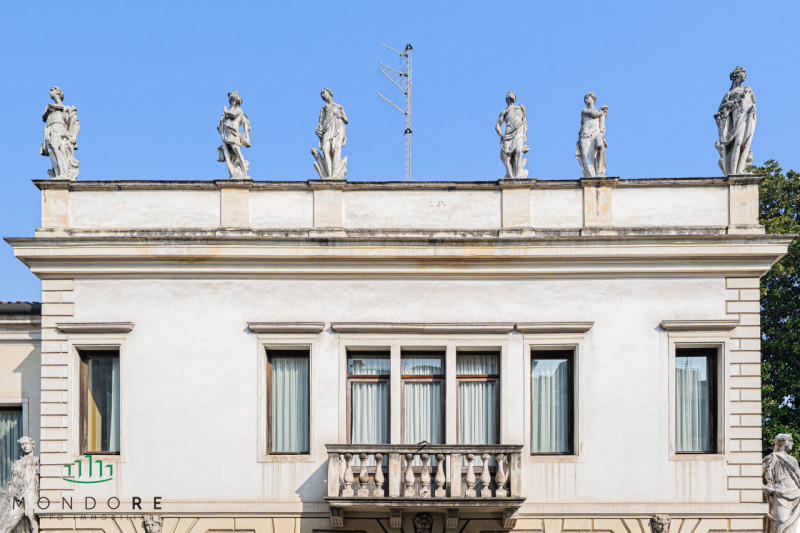 Nel cuore del quartiere Portello nel pieno centro di Padova in particolare nella via Belzoni 65, ...