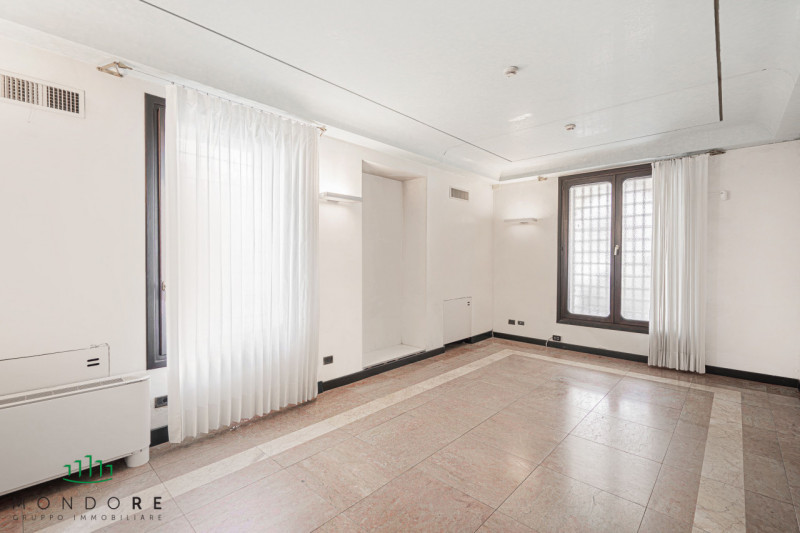 Nel cuore del quartiere Portello nel pieno centro di Padova in particolare nella via Belzoni 65, ...