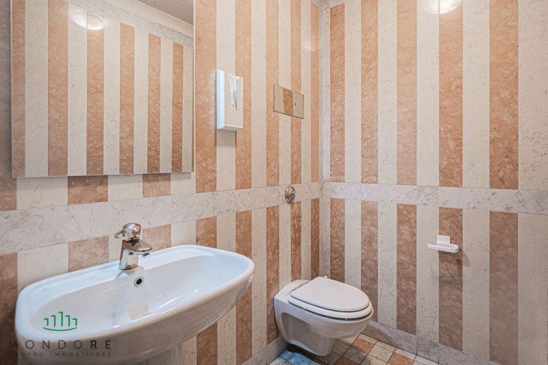 Nel cuore del quartiere Portello nel pieno centro di Padova in particolare nella via Belzoni 65, ...